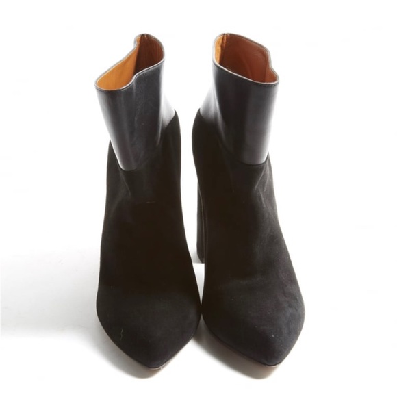 CALVIN KLEIN Leather & Suede heeled ankle bootie. Size 10. - Picture 3 of 6